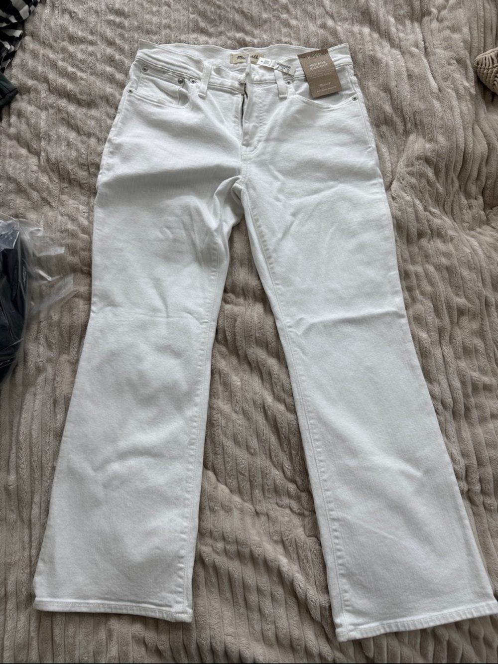 Madewell White Mid-Rise Kick-Out Jeans
